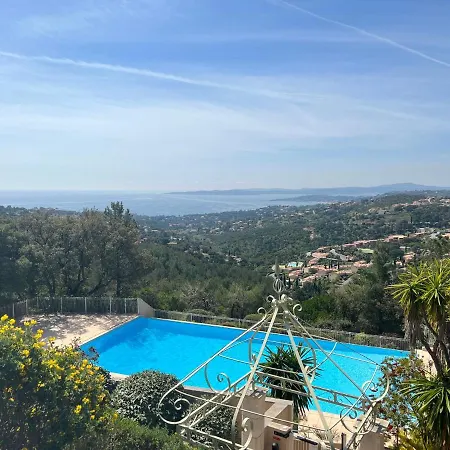 Vue Mer Panoramique De La Piscine Au Coeur De La Pinede Les Issambres Golf De Saint Tropez Roquebrune-sur Argens